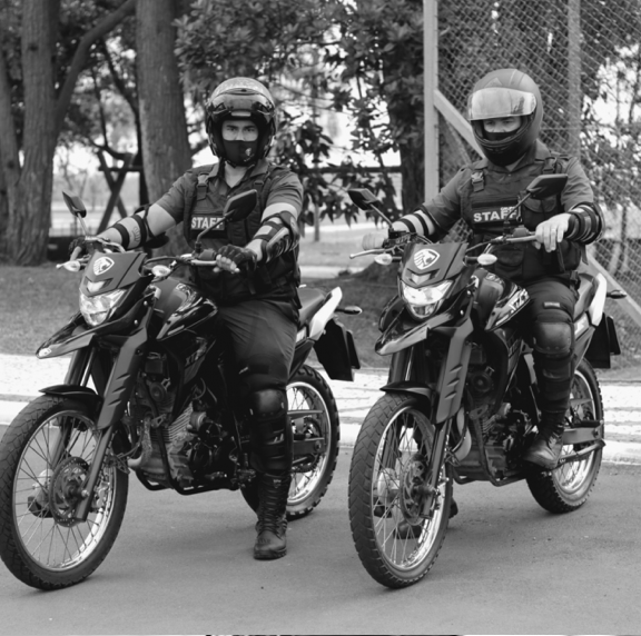 Dupla de motos da Staff em patrulhamento